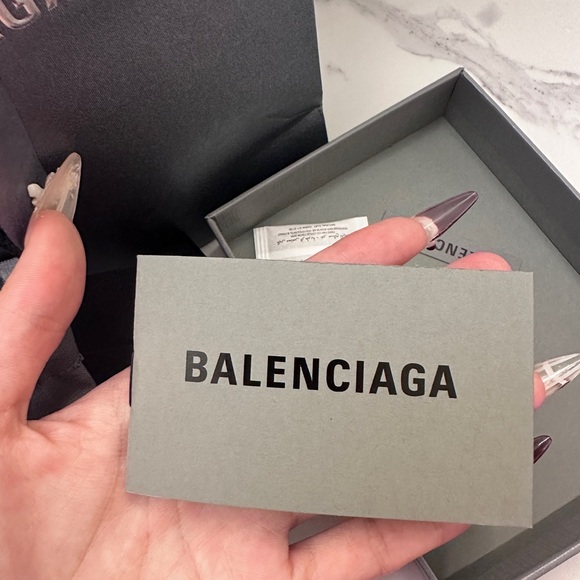 rare balenciaga logo print zip cardholder - Picture 8 of 10